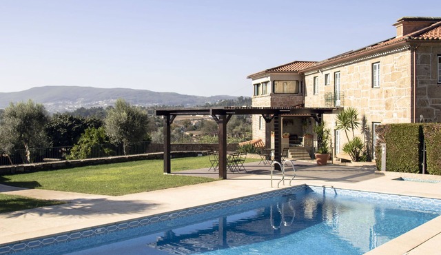Casa da Pousada - Historic Farmhouse with Private Pool & Total Exclusivity in Barcelos