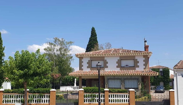 Casa Marilu: A house with a large garden and pool for the whole family to enjoy in Casalarreina