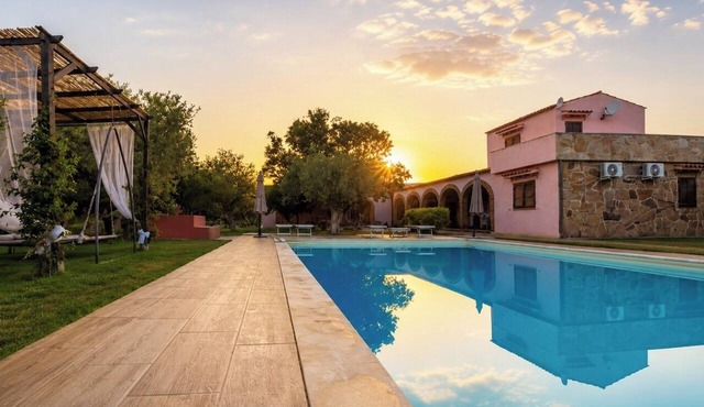 Castiadas, typical Sardinian private villa with swimming pool and garden in Castiadas