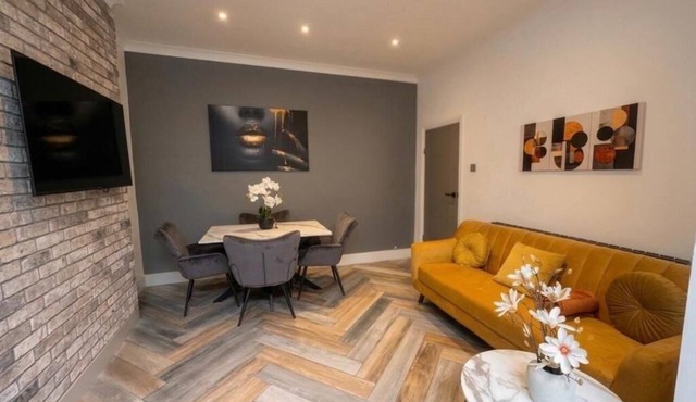 Charming 2-Bed Ground Floor Apartment in Central London in London