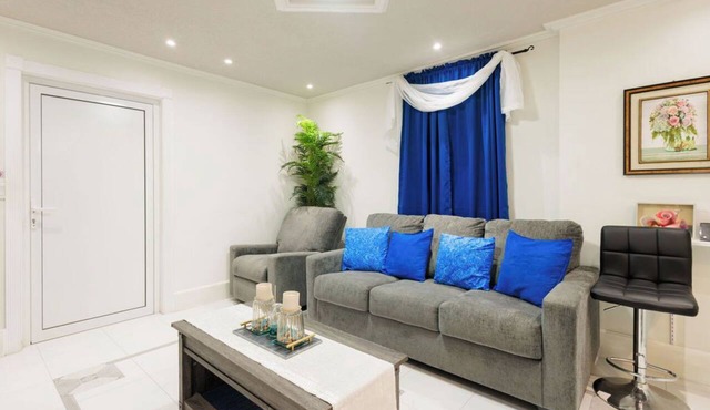 Charming small 2-bedroom house with AC, Wi-Fi in beautiful Anguilla awaits you. in The Valley