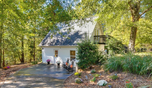 Clemson Game Day Cottage w/Fire Pit in Clemson