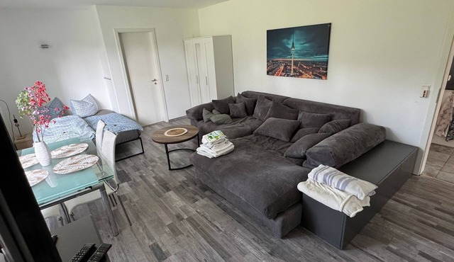 Cozy quiet apartment in Berlin with terrace, free parking in Berlin