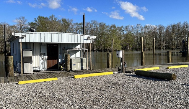 Drive up & park 6 ft from this clean, equipped houseboat in Cypress Cove Marina in Buras