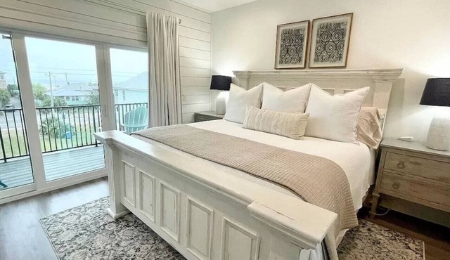 Endless Summer · Gorgeous Villa w/GULF VIEWS & Pool! WALK to Beach! in Gulf Shores