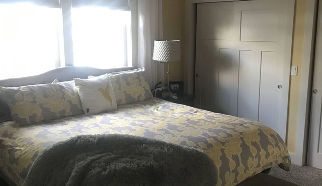 Endless Sunsets & Huge Gravel Beach & Remodeled Cottage/Cabin in Polson