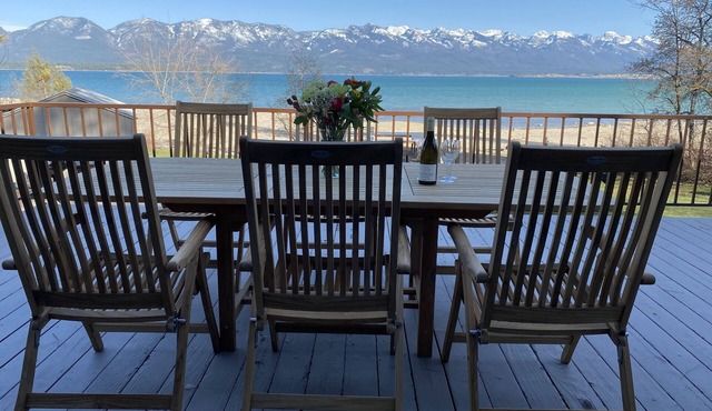 Enjoy Mountain views at this lakefront home. Perfect for your family vacation. in Polson