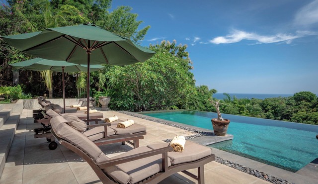Exclusive villa Bayu: infinity pool, wellness pavilion, ocean view &full service in Lovina - Temukus