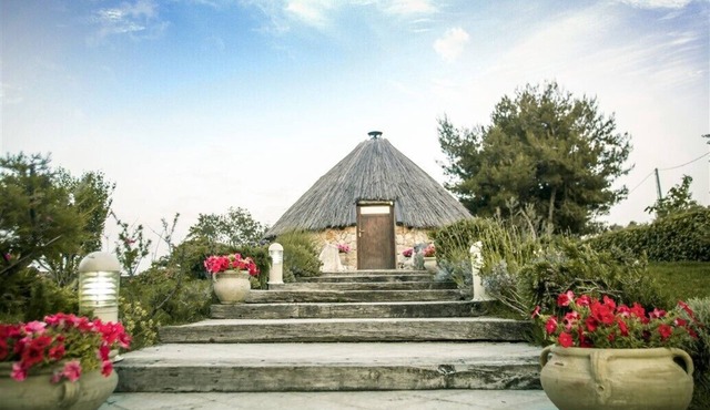 Extravagant Holiday Home "Pinnetta Sarda" with Wi-Fi, Air Conditioning and Garden in Codrongianos