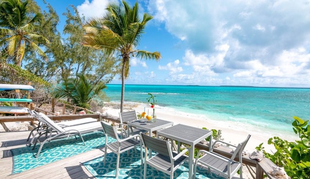 Exuma Ocean Front Beach House-Private Beach-Close to Airport-ParadisePoint in Georgetwon