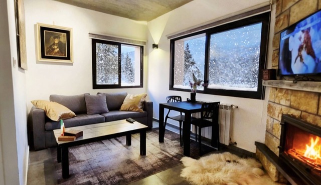 Faraya Perfect 3-bedroom chalet with Cheminée & panoramic mountain view &pool in Faraiya