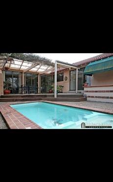 Felicity peaceful home stay in Canberra