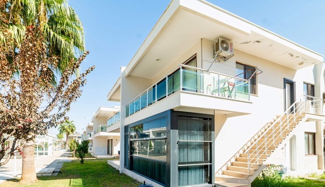 Flat w Pool and Balcony Near Lara Beach in Antalya in Antalya