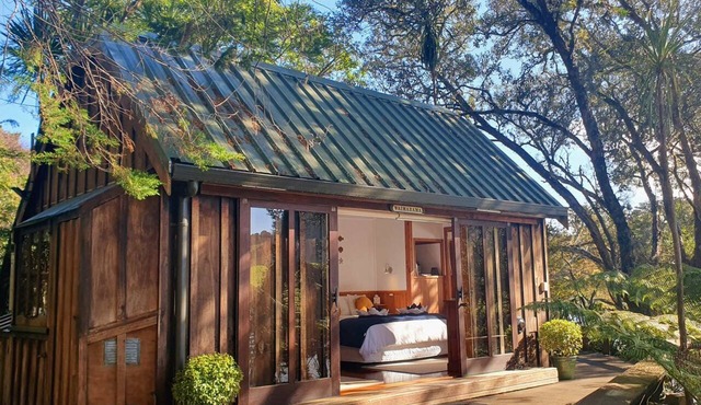 Gorgeous Waterfront Vacation Rental for Two in the Bay of Islands near Kerikeri in Kerikeri