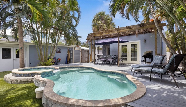 Havana Cay- Adorable 3 bedroom cottage style- Pool/spa and only 4 houses from be in Anna Maria