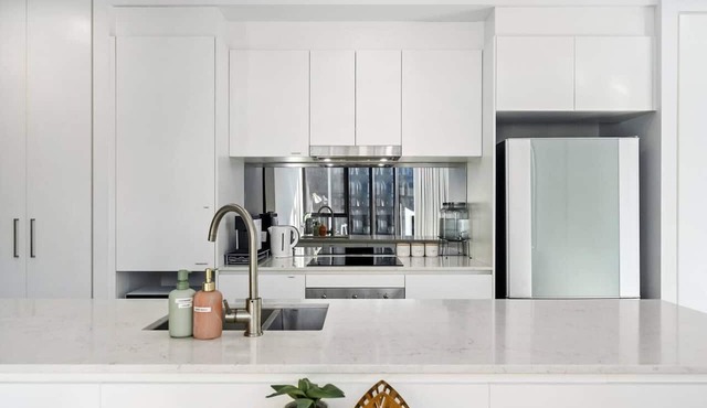 Heart of Belconnen/2BR/2BA/pool/spa/sauna/gym/UC in Belconnen