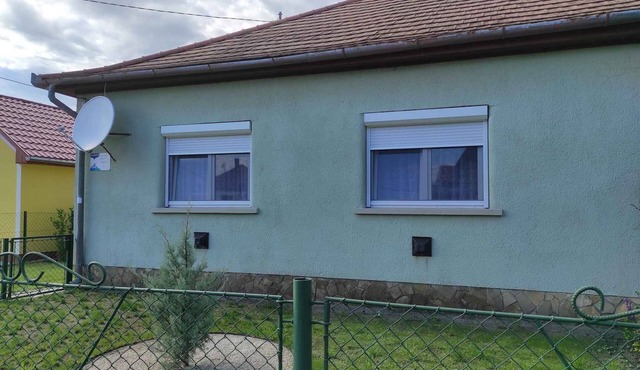 Holiday home just 250 m from the beach in Balatonfenyves