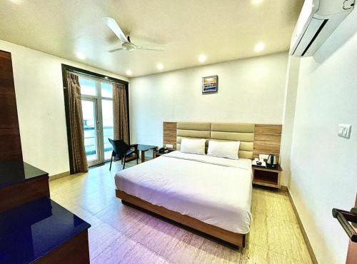Hotel GPR Puri ! near Temples and All main attractions! Well-air-conditioned-hotel with-lift-and-parking-facility ! ମନ୍ଦିର ଏବଂ ସମସ୍ତ ମୁଖ୍ୟ ଆକର୍ଷଣ ନିକଟରେ ! Multi cuisine breakfast optionally provided in Puri