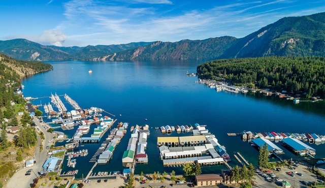 Lakefront Perfect Holiday/Boat Garage in Bayview