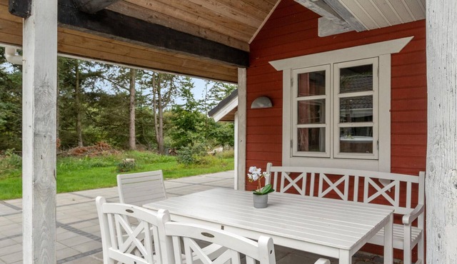 Lovely home in Oksbøl with sauna in Oksbøl