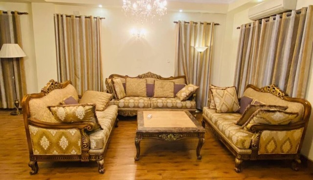 Lovely/Spacious 3 BHK Apartment with Parking NFC in New Delhi