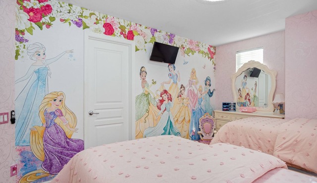 Luxury 5 Stars Home w/Princess & Mickey Themed Rooms, Game Room Private Pool/Spa in Kissimmee