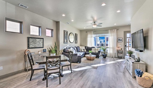 Modern Poncha Springs Townhome with Hot Tub! in Salida