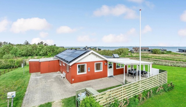 Nice home in Vinderup with WiFi in Vinderup