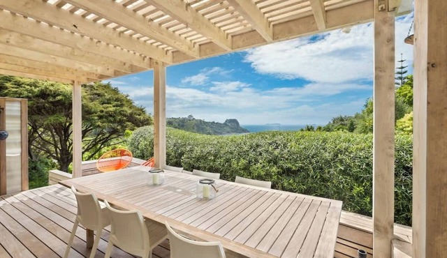 Palm Views - 3-Minute walk to Palm Beach in Waiheke Island
