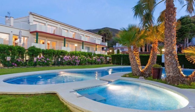 Palmiers I by Interhome in Llançà