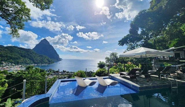 Peaceful Oasis | Soothing Spa & Hearty Breakfast in Palmiste
