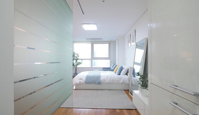 Prime location, Easy transportation, Place with City in Seoul