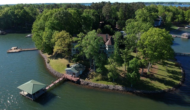 Private, Romantic, Lake Norman Waterfront Suite, Hot Tub + Dock + Sunset Views in Mooresville