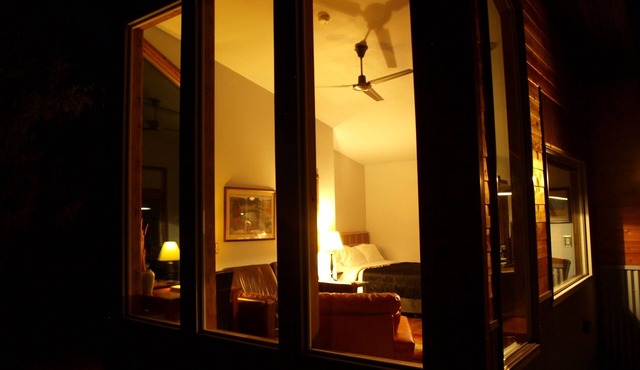 Private, upscale Cabin, "roughing it" my style. in Polson