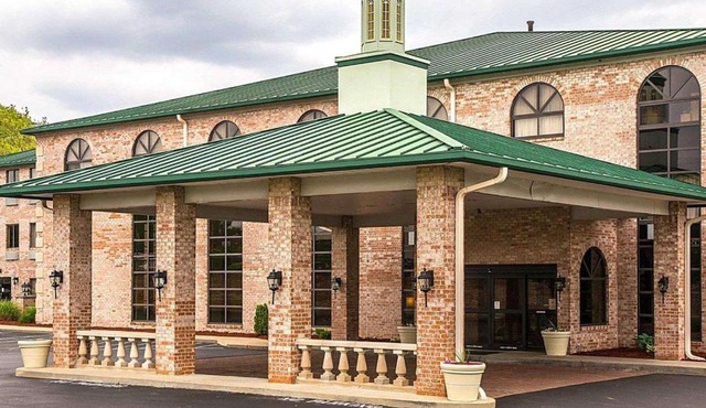 Quality Inn & Suites Cincinnati I-275 in Springdale