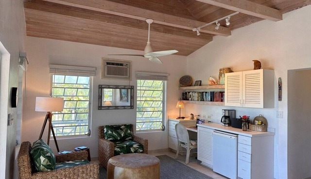 Rocks Retreat 2 Bedroom Home in North Palmetto Point