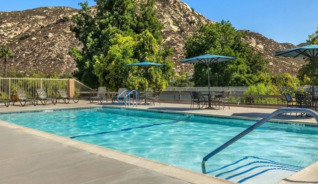 Spacious 1BR Villa with Spa, Tennis, Pools & Mountain Views in Ramona