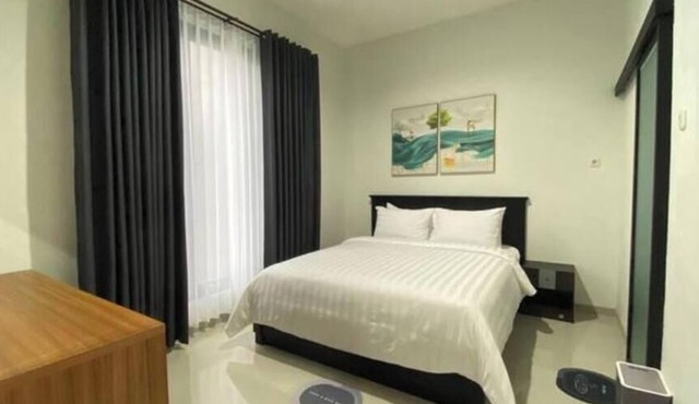 Spacious 3 BR Villa with Pool in Central of Batu in Tlekung