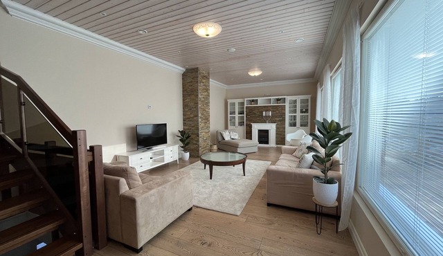 Stunning 5BR Home with Jacuzzi and Finnish Sauna in Tampere