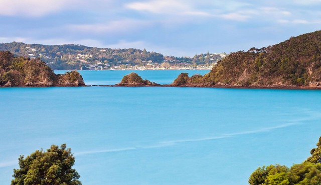Stunning sea views-private-fully equipped-spotless in Paihia