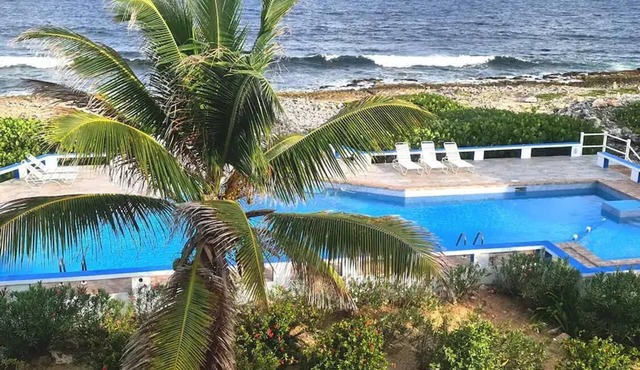 Stunning Seaside Beach, Breeze, Cozy, Studio Condo on Sandy Hill Beach in The Valley