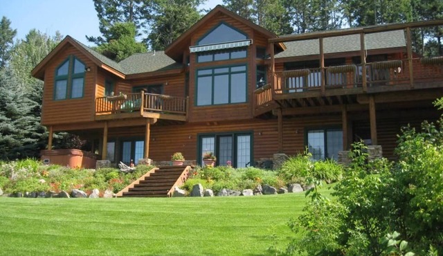 Sunset Cabin - Flathead Lake, Exquisite Log Home and Guest Cabin. Sleeps 12 in Bigfork