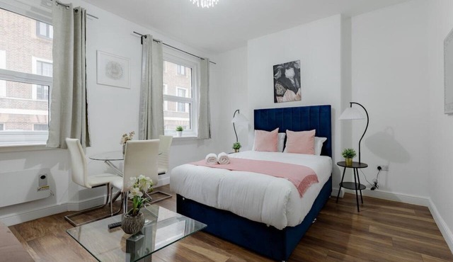 Superb & Lovely Quad Studio in Paddington! in London