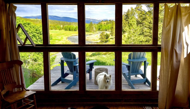 The Ranch Hand - Epic River + Mountain Views in Eureka