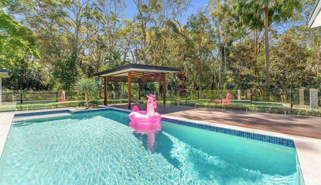 Tranquil 2Ha Escape: 5BD Home + Pool & Play Area in Chandler