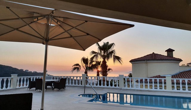 Traumvilla Lajos mit Privatpool in Alanya/kargicak in Antalya
