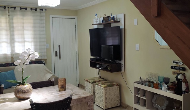 Triplex Pé na Areia, Cond. Fech, 3 Suítes, 4 WC, Acomoda 10 Pessoas, Petfrendly in Praia Forte
