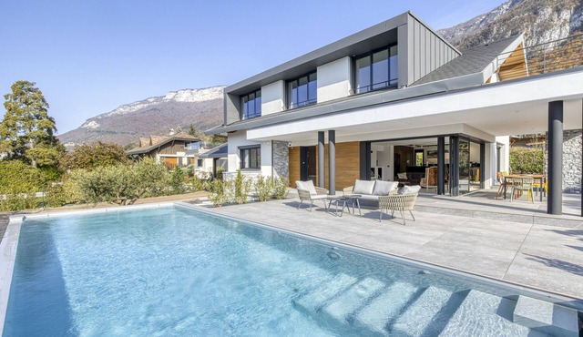 Villa Luminosa – Piscine et Vue sur le Lac in VEYRIER-DU-LAC