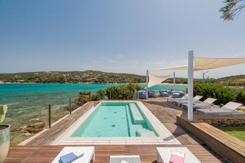 Villa Sea Soul - Luxury Seafront Villa with Direct Sea Access in San Teodoro