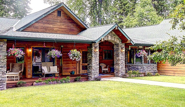 Waterfront in Montana! Bigfork & Glacier Nat. Park! Aug & Sept is still open! in Bigfork